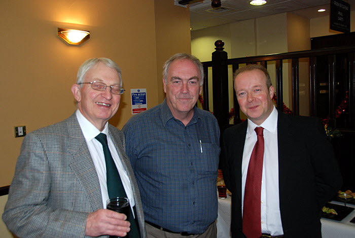 P16/23 - Mike, Brian & Mike